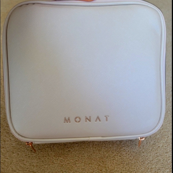 Monat Glow on the Go Travel Case - Picture 2 of 7